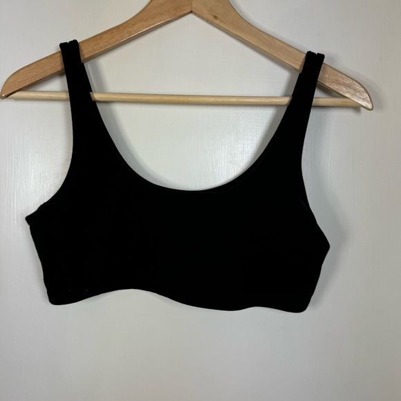 TnAction
TnaSLICK™ Rib Mini Bra Top - Picture 3 of 5